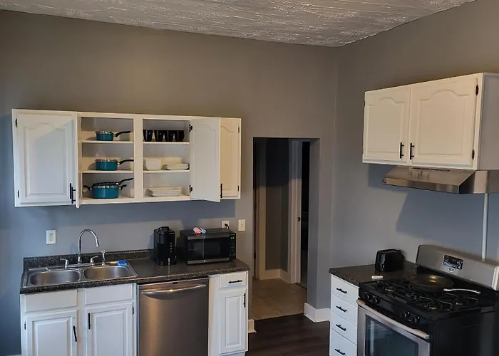 1 Bedroom In Osu District, Free Parking, Kitchen, Washer And Dryer, Location, Downtown, Hospital, Expocenter, Osu Stadium Habitación en casa particular *